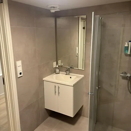 Family Friendly With Parking Апартаменти Берген