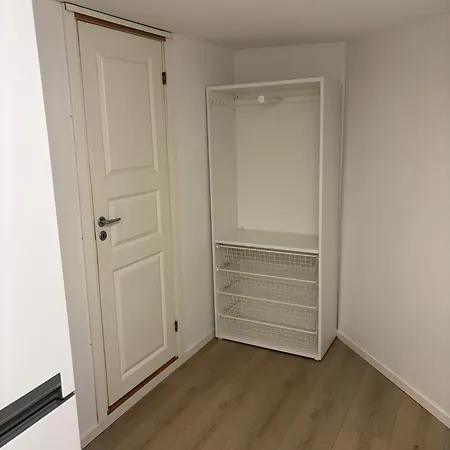 Family Friendly With Parking Апартаменти Берген