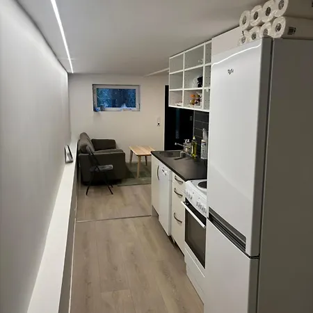 Family Friendly With Parking Апартаменти