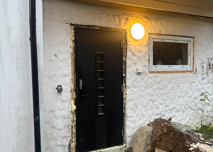 Family Friendly With Parking Apartment